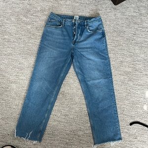 BDG Women’s light wash straight leg jeans